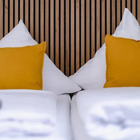 Alex & Rine - Zum Alten Strom Ρόστοκ