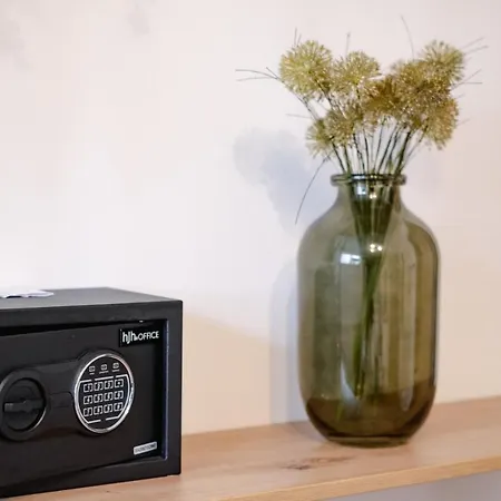 Alex & Rine - Zum Alten Strom Bed & Breakfast Rostock