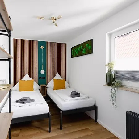 Alex & Rine - Zum Alten Strom 4*