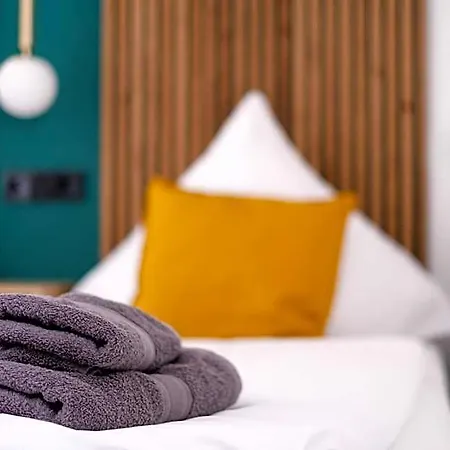 Bed and Breakfast Alex & Rine - Zum Alten Strom Ρόστοκ