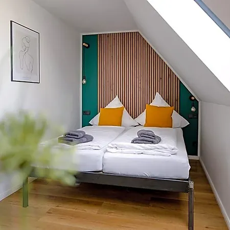 Alex & Rine - Zum Alten Strom Bed and Breakfast 3*