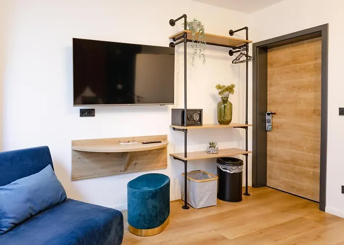 Alex & Rine - Zum Alten Strom 4*